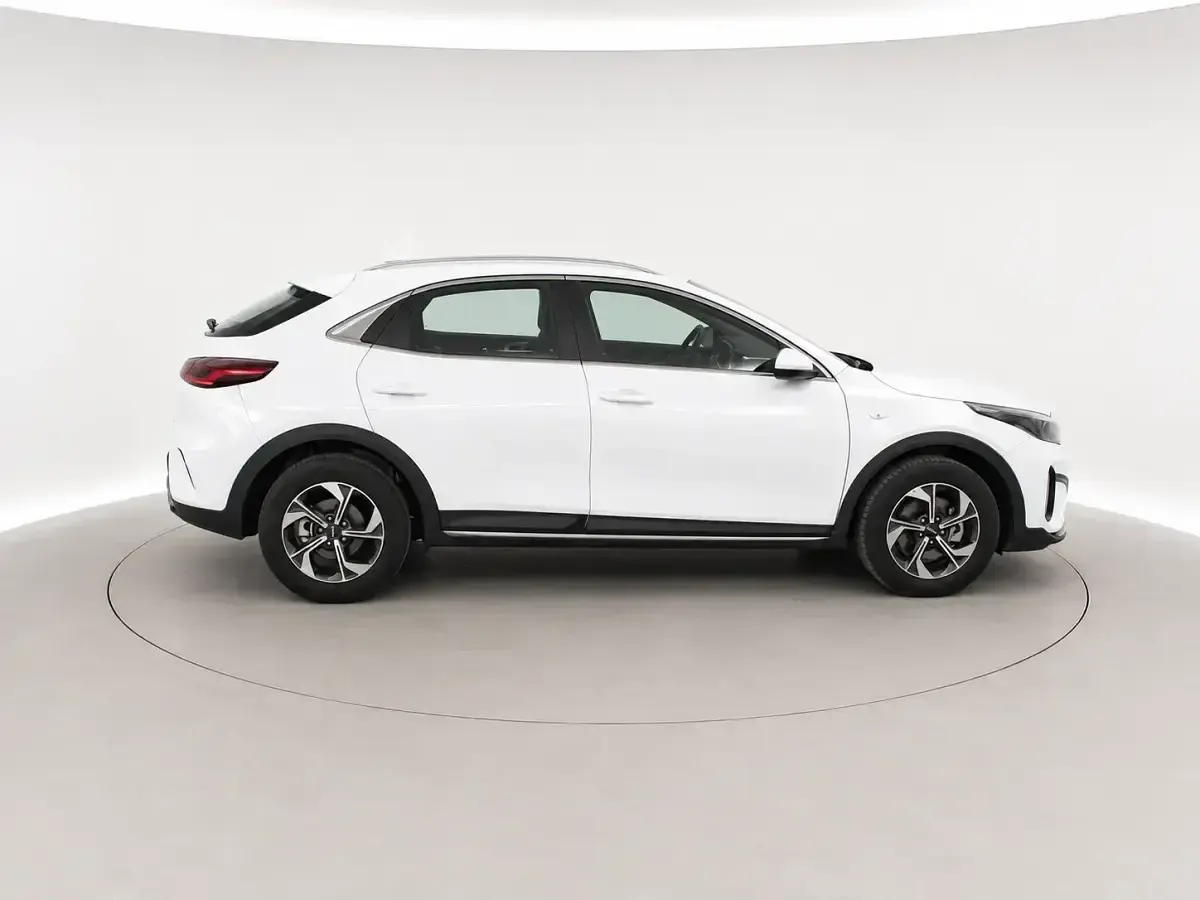 Usado Kia XCeed 100 CV (73 kW) 2025 Blanco SUV