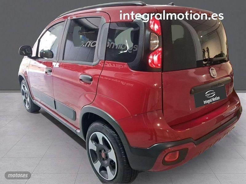 Nuevo Fiat Panda 69 CV (50 kW) 2025 Rojo Utilitario