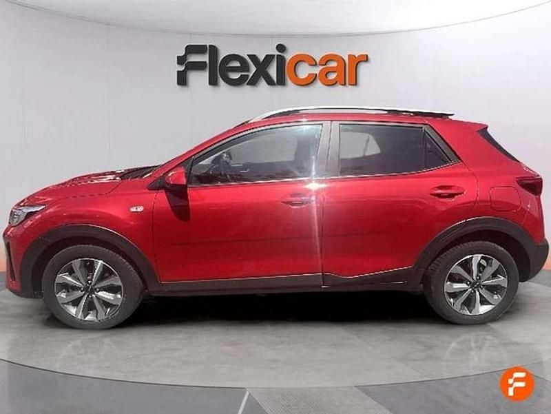 Usado Kia Stonic 101 CV (74 kW) 2022 Rojo SUV
