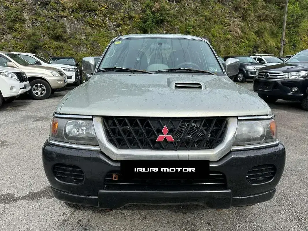 Usado Mitsubishi Montero Sport 99 CV (72 kW) 2001 Plateado SUV
