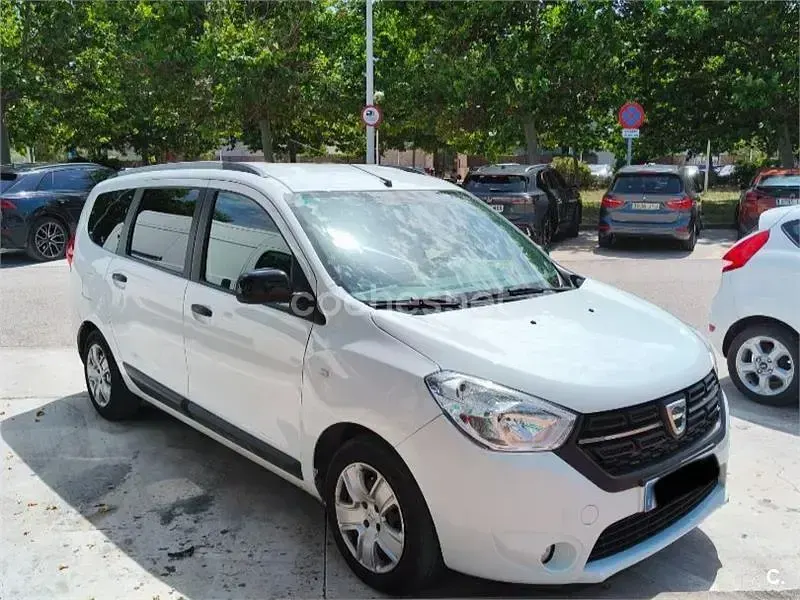 Usado Dacia Lodgy Comfort 115 CV (84 kW) 2020 Blanco Monovolumen