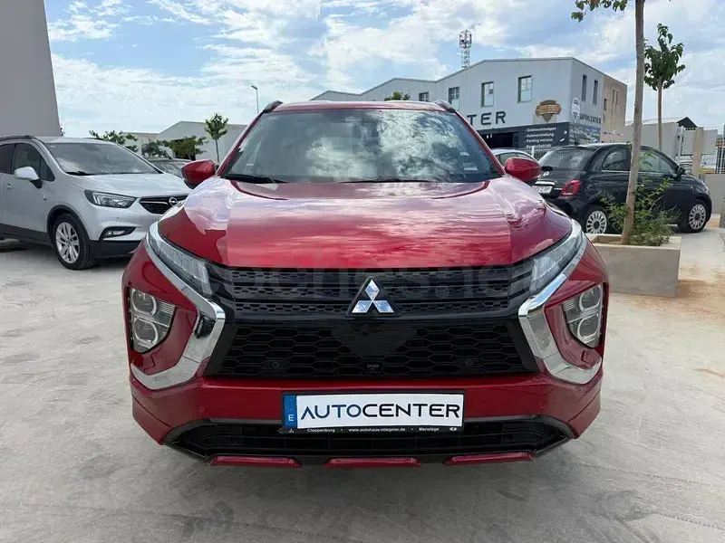 Usado Mitsubishi Eclipse Cross Motion 188 CV (138 kW) 2022 Rojo SUV