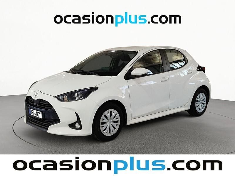 Blanco Usado 2023 Toyota Yaris Active Utilitario | 14.228 € (Precio justo) - Imagen 1/4