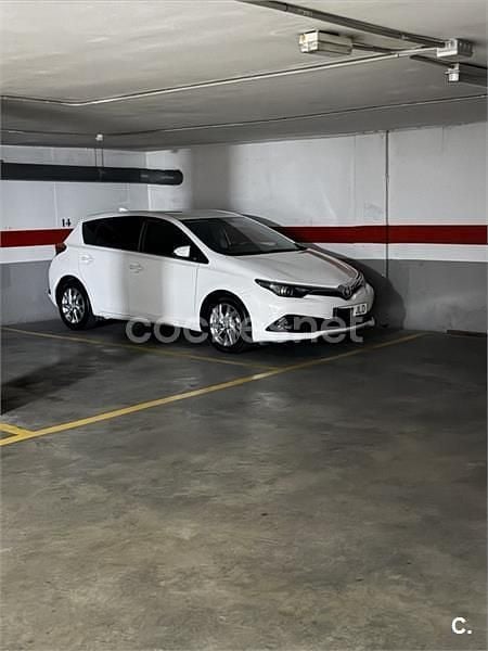 Usado Toyota Auris Business Edition 90 CV (66 kW) 2016 Blanco Familiar