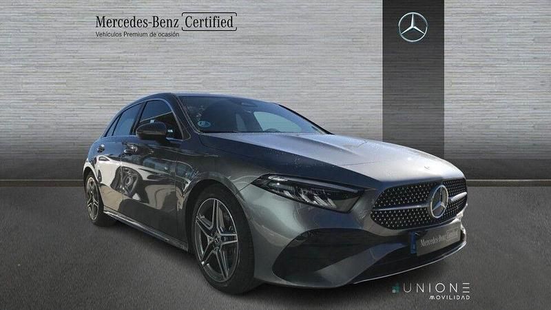 Usado Mercedes A180 136 CV (100 kW) 2025 Gris