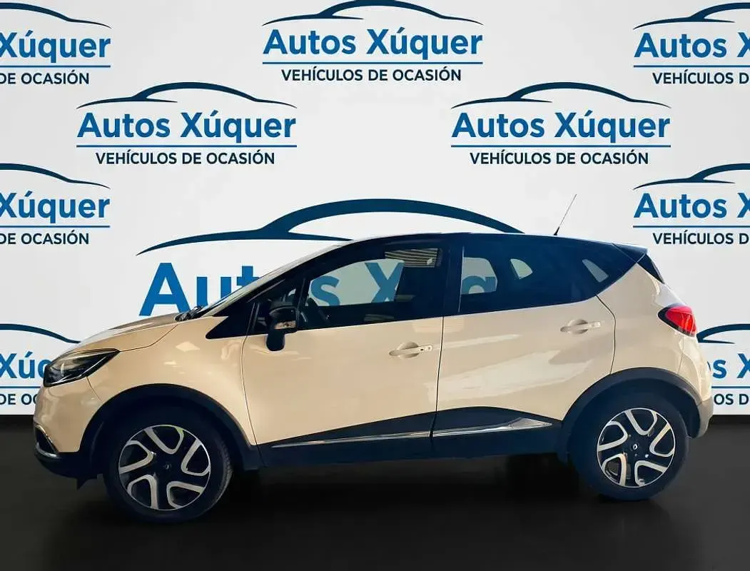 Usado Renault Captur Life 90 CV (66 kW) 2017 Beige SUV