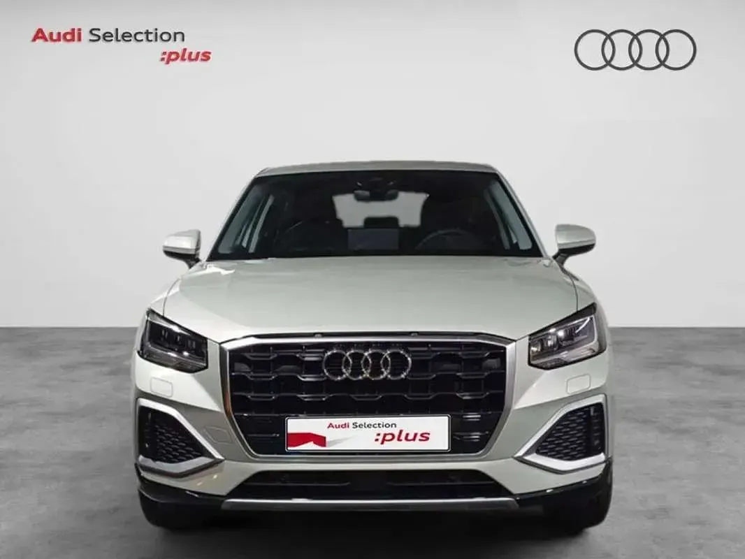 Usado Audi Q2 Advanced Plus 116 CV (85 kW) 2026 Gris SUV