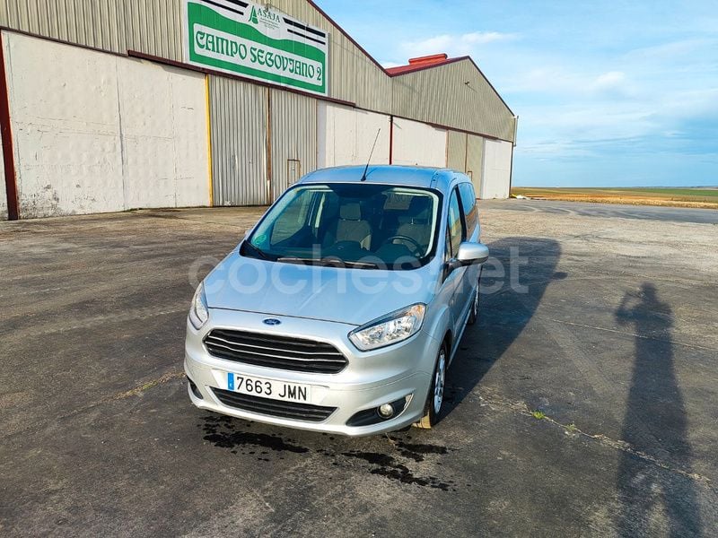 Gris / plata Usado 2015 Ford Tourneo Courier Titanium Monovolumen | 8000 € (Super precio) - Imagen 1/4