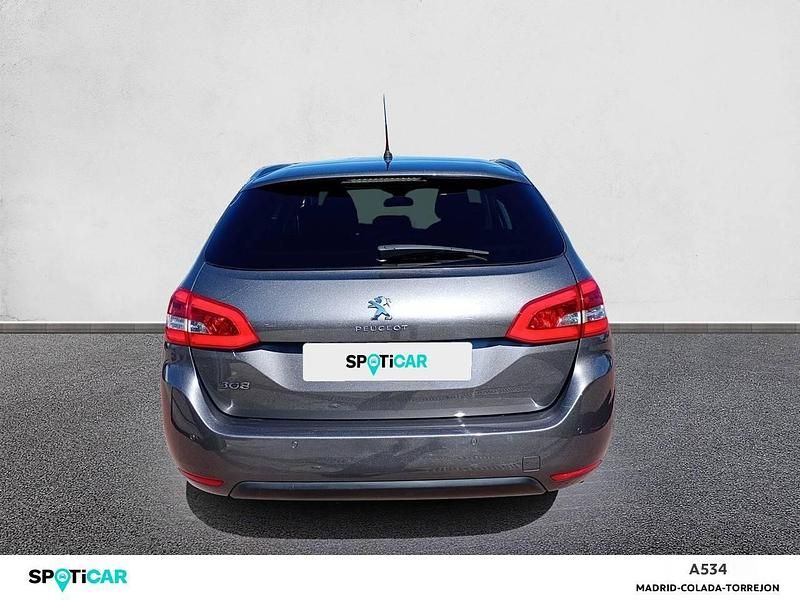 Usado Peugeot 308 SW Style 130 CV (95 kW) 2019 Gris Familiar