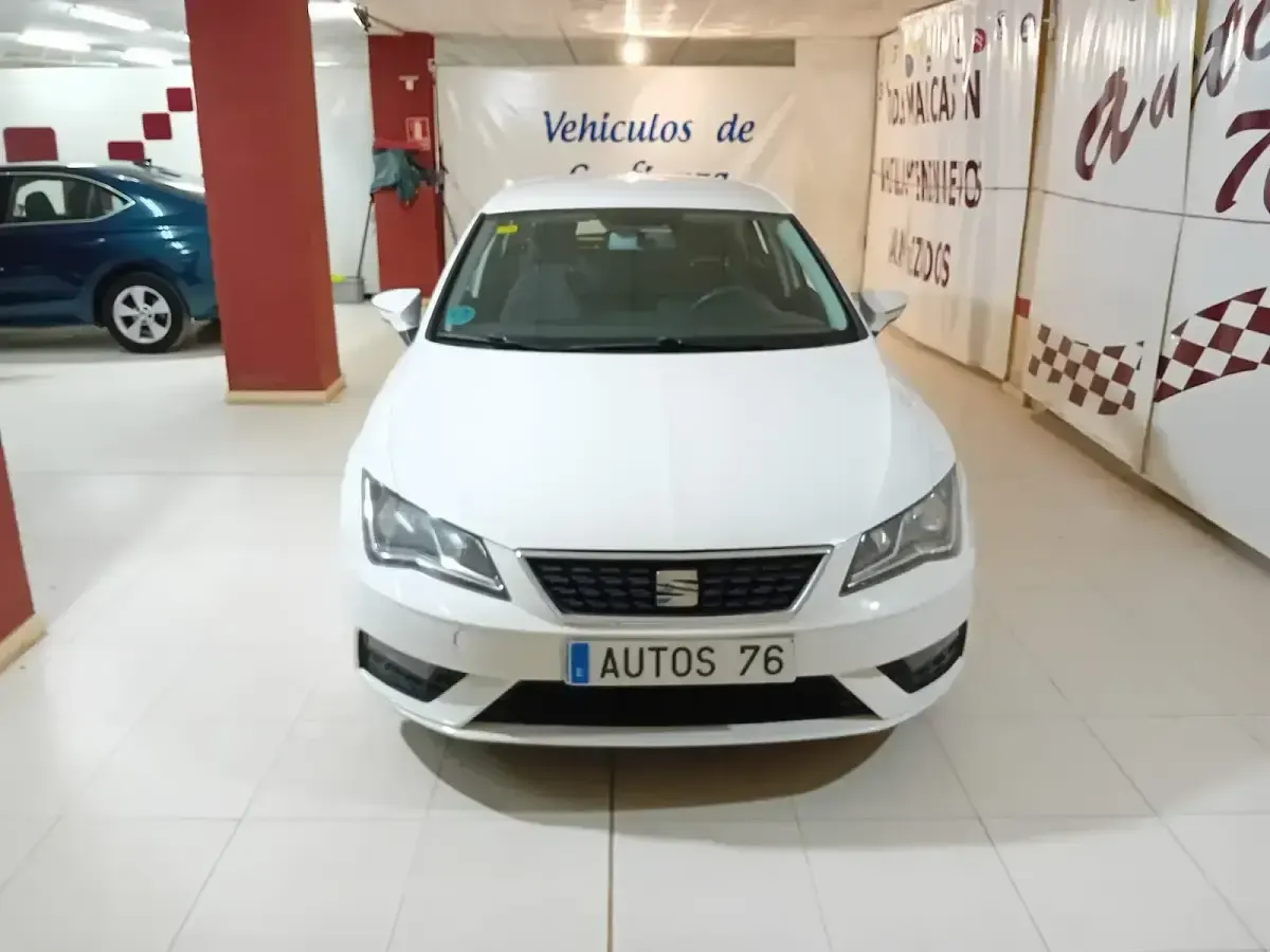 Usado Seat Leon Reference 115 CV (84 kW) 2018 Blanco