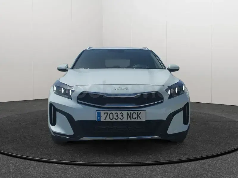 Usado Kia XCeed 100 CV (73 kW) 2025 Blanco SUV