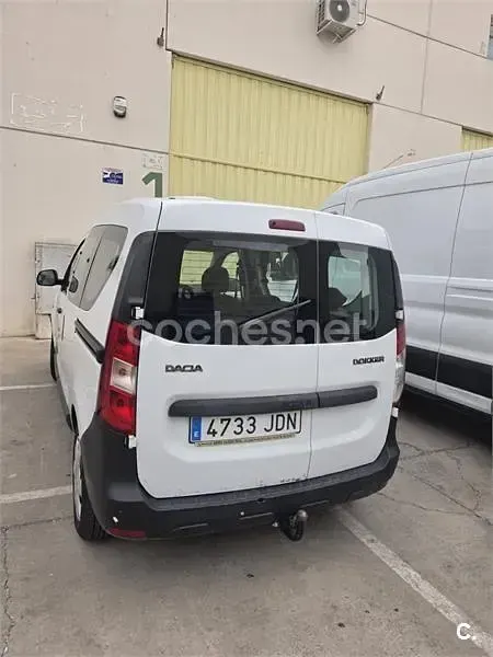 Usado Dacia Dokker 90 CV (66 kW) 2015 Blanco Monovolumen