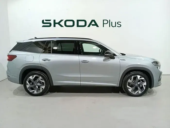 Usado Skoda Kodiaq SportLine 204 CV (150 kW) 2026 Gris plata SUV