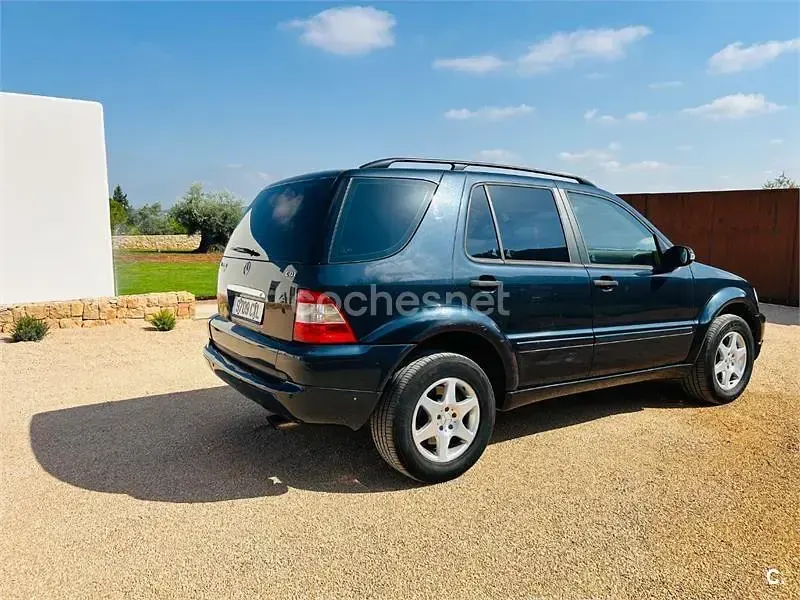 Usado Mercedes ML270 Edition 163 CV (119 kW) 2004 Azul SUV