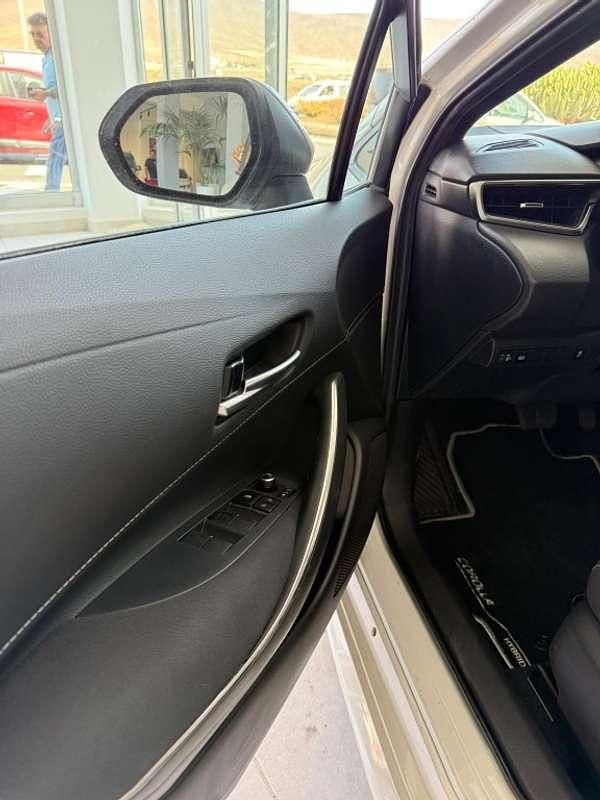 Usado Toyota Corolla Active 122 CV (89 kW) 2020 Blanco Berlina