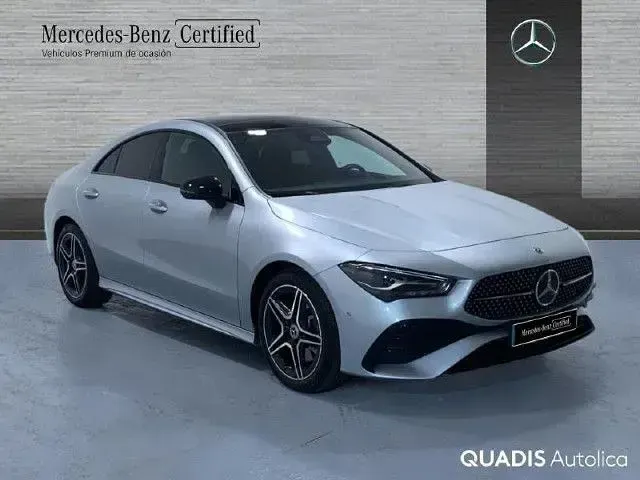 Usado Mercedes CLA220 190 CV (139 kW) 2025 Plata hightech Berlina
