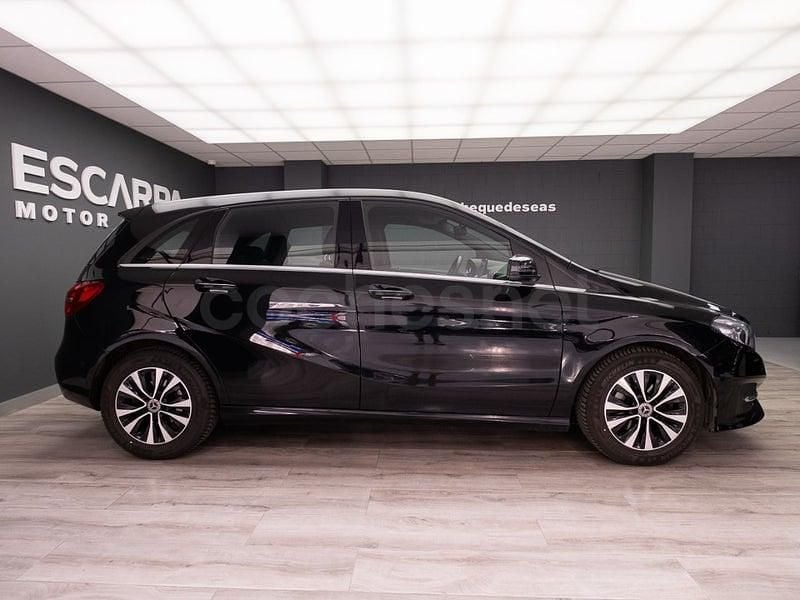 Usado Mercedes B200 156 CV (114 kW) 2017 Negro Monovolumen