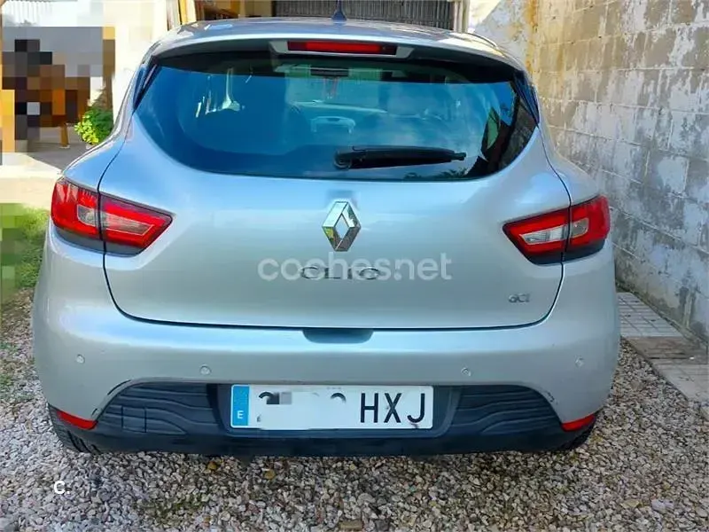 Usado Renault Clio IV Business 75 CV (55 kW) 2014 Gris / plata Berlina
