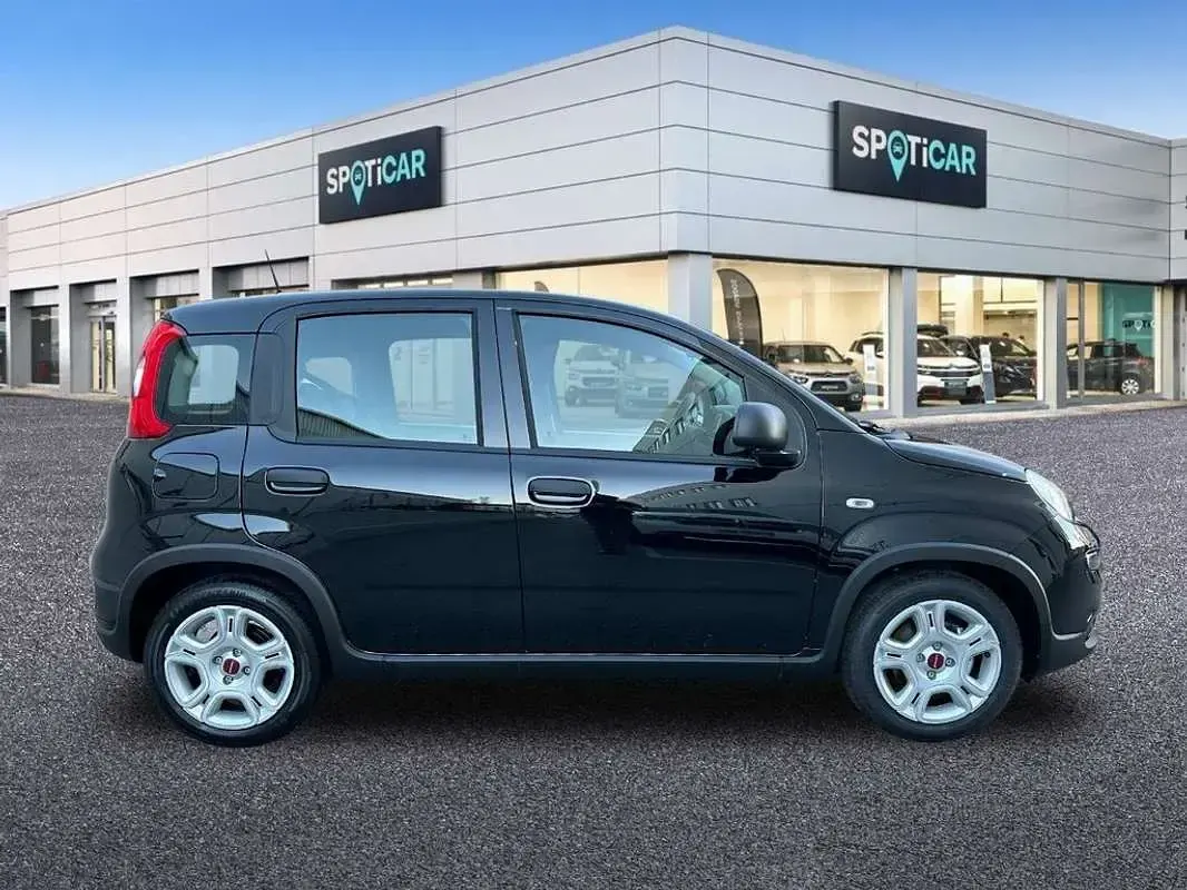Usado Fiat Panda 71 CV (52 kW) 2023 Negro Utilitario