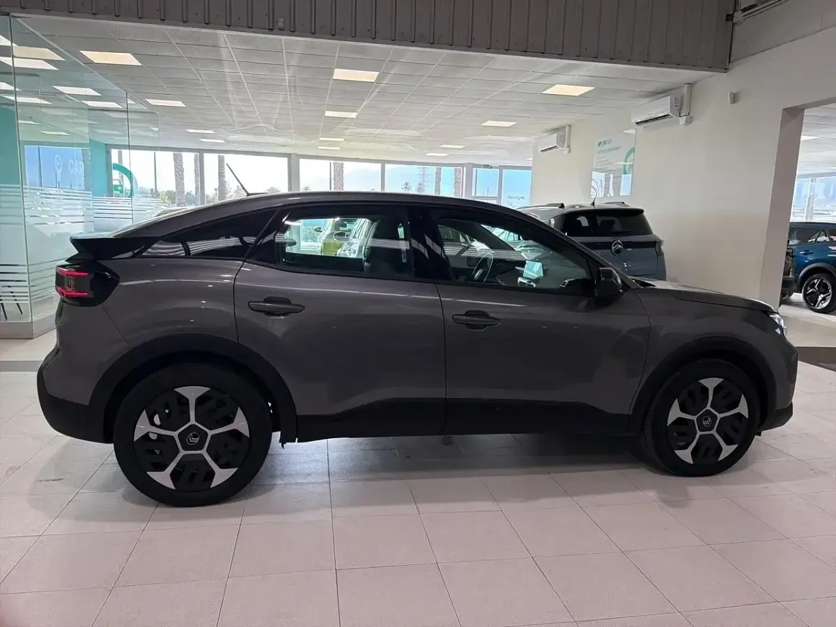 Usado Citroën C4 136 CV (100 kW) 2025 Gris SUV