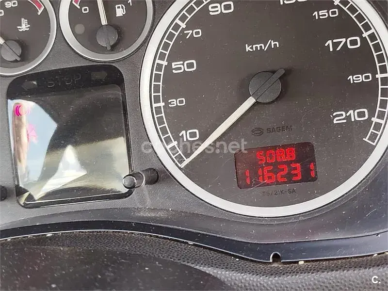 Usado Peugeot 307 110 CV (80 kW) 2001 Gris / plata Utilitario
