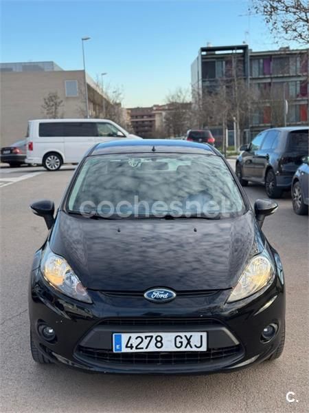 Negro Usado 2010 Ford Fiesta Trend Utilitario | 5400 € (Buen precio) - Imagen 1/4