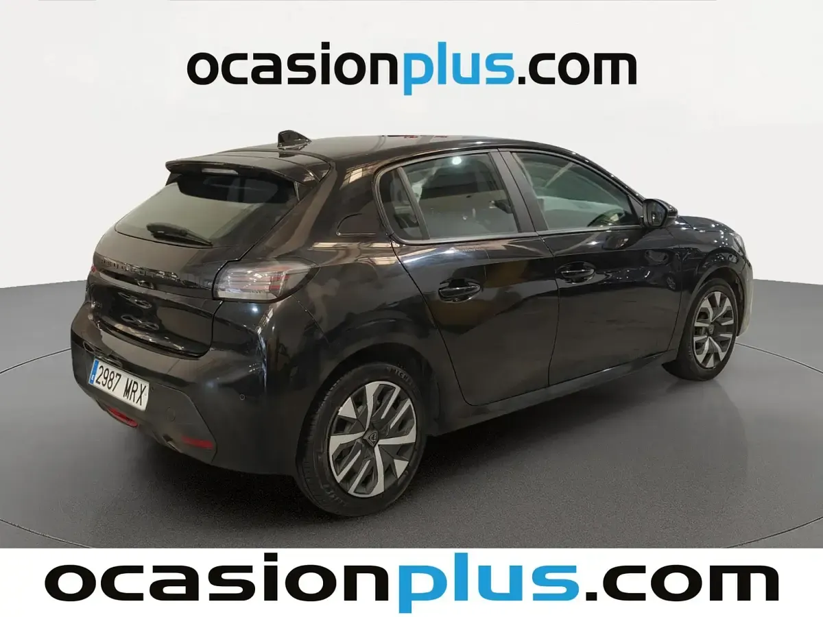 Usado Peugeot 208 Active 102 CV (75 kW) 2024 Negro Utilitario