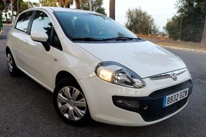 Usado 2010 Fiat Punto Dynamic Utilitario | 5000 € (Precio justo) - Imagen 1/4