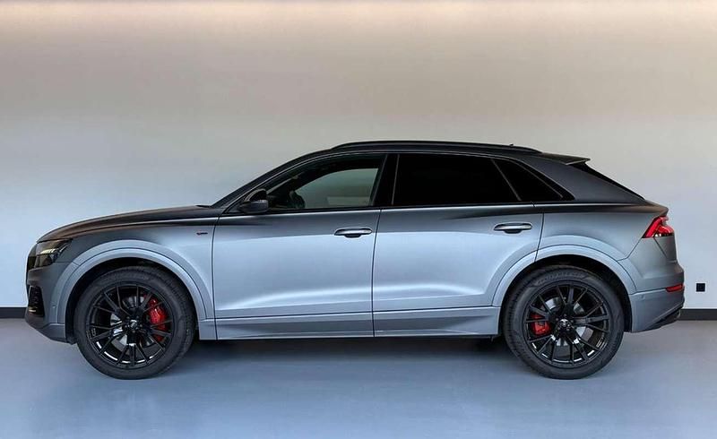 Usado Audi Q8 S-Line 286 CV (210 kW) 2019 Gris SUV