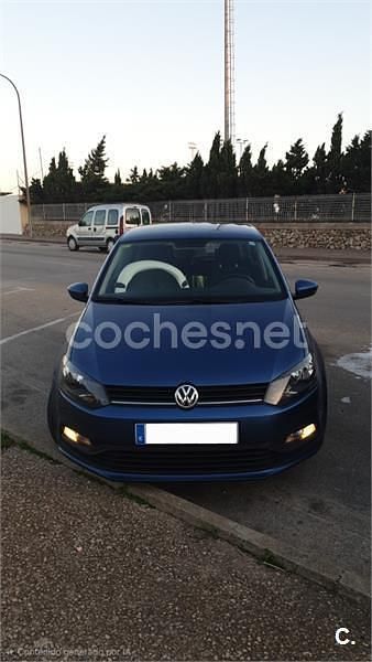 Usado VW Polo 75 CV (55 kW) 2017 Azul Berlina