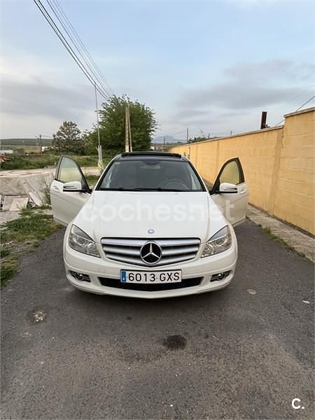 Usado Mercedes C220 170 CV (125 kW) 2010 Blanco Berlina