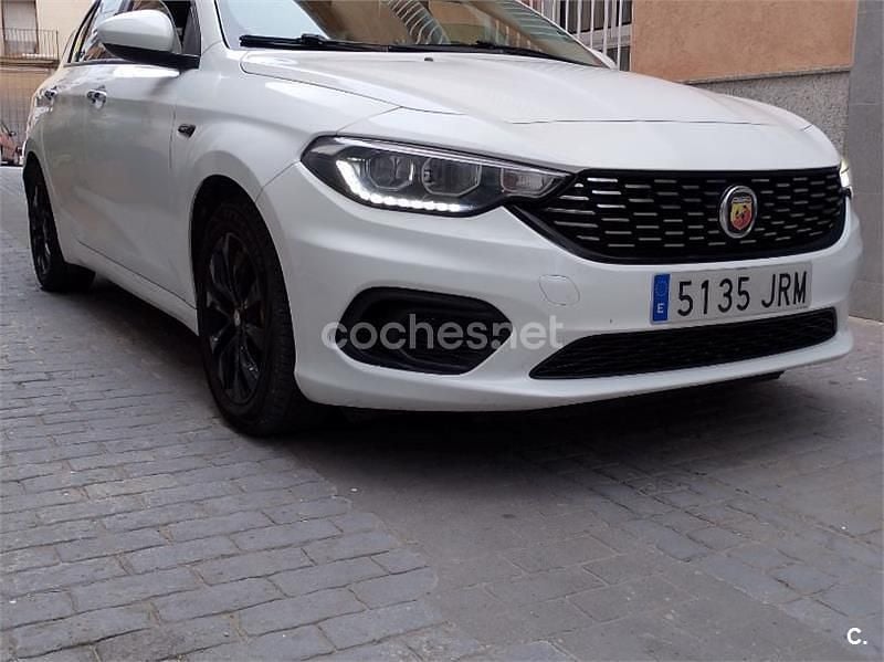 Usado Fiat Tipo Easy 95 CV (69 kW) 2016 Blanco Berlina