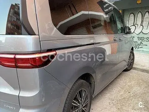 Usado VW Multivan Life 218 CV (160 kW) 2023 Gris / plata Monovolumen