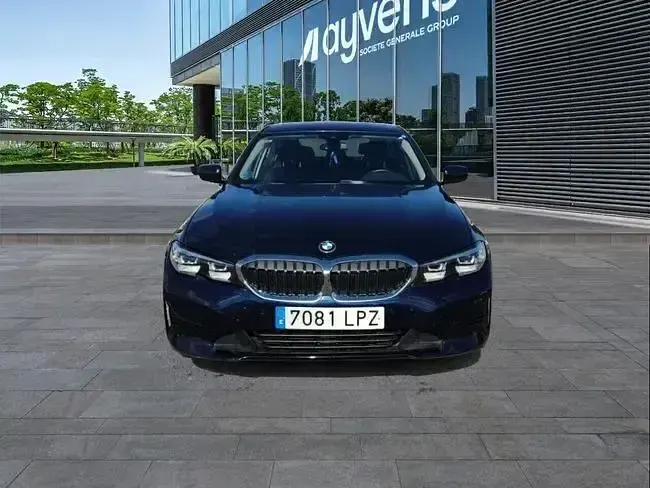 Begagnad BMW 318 150 HK (110 kW) 2021 Blå Sedan
