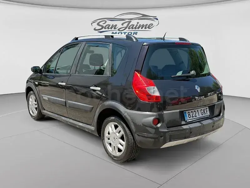 Usado Renault Scénic II Dynamique 105 CV (77 kW) 2008 Gris / plata Monovolumen