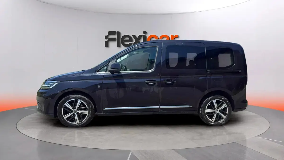 Usado VW Caddy Beach 150 CV (110 kW) 2021 Rojo Monovolumen