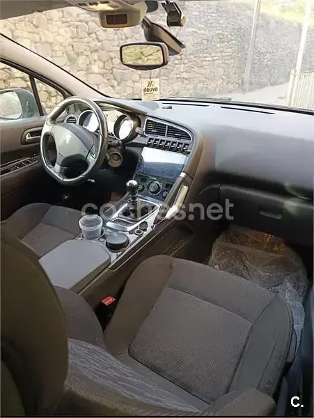 Usado Peugeot 3008 Sport 110 CV (80 kW) 2009 Beige Familiar