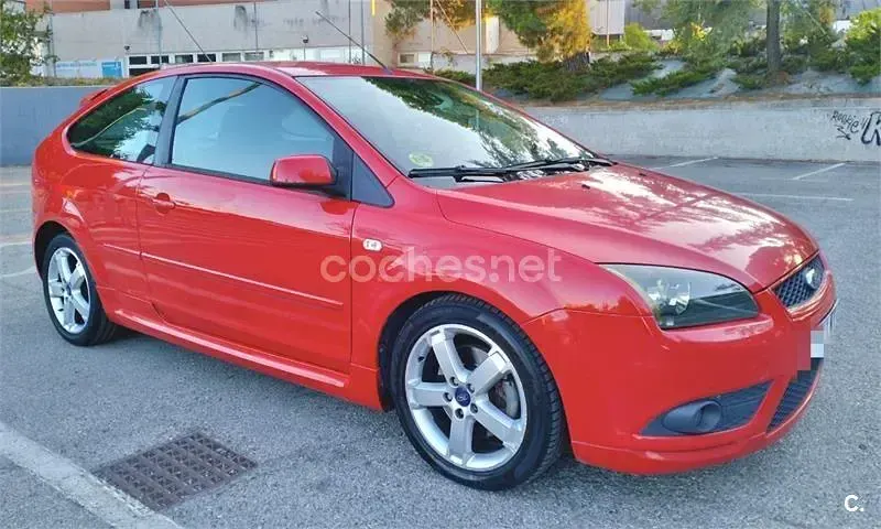 Usado Ford Focus Sport 115 CV (84 kW) 2007 Rojo Berlina