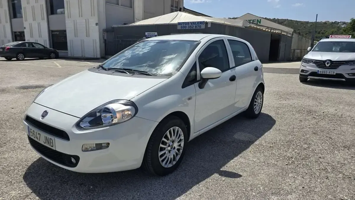 Usado Fiat Punto Pop 77 CV (56 kW) 2016 Blanco Utilitario
