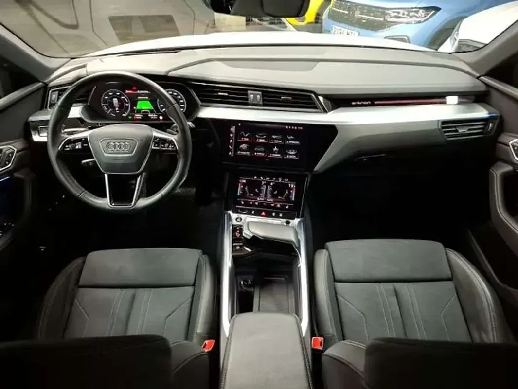 Usado Audi e-tron Sport 250 kW (340 CV) 2024 Blanco SUV