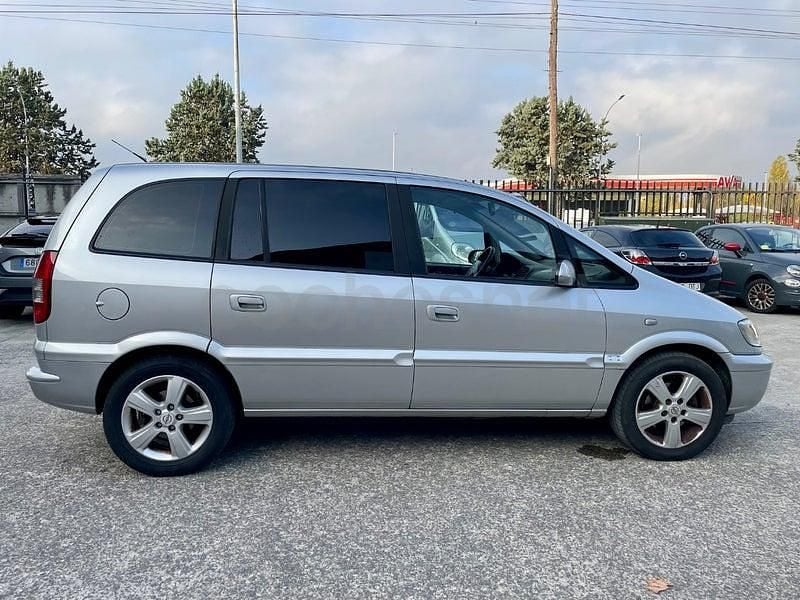 Usado Opel Zafira 100 CV (73 kW) 2005 Gris / plata Monovolumen