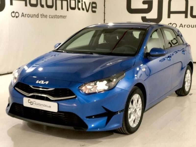 Azul Nuevo 2025 Kia Ceed Berlina | 28.580 € (Super precio) - Imagen 1/4