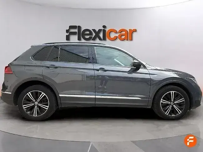 Usado VW Tiguan Life 150 CV (110 kW) 2022 Azul SUV