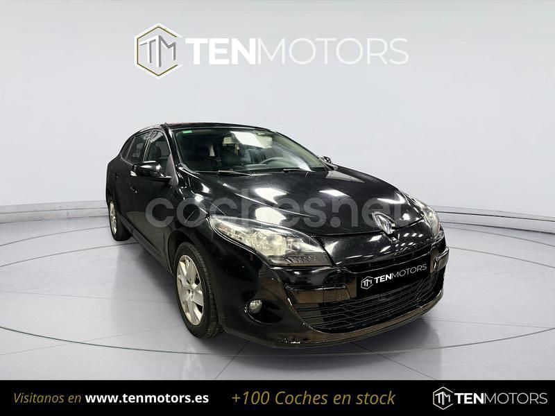 Violeta / lila Usado 2011 Renault Mégane GrandTour Familiar | 3499 € (Precio justo) - Imagen 1/4