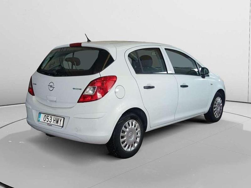 Usado Opel Corsa Expression 86 CV (63 kW) 2012 Blanco Utilitario