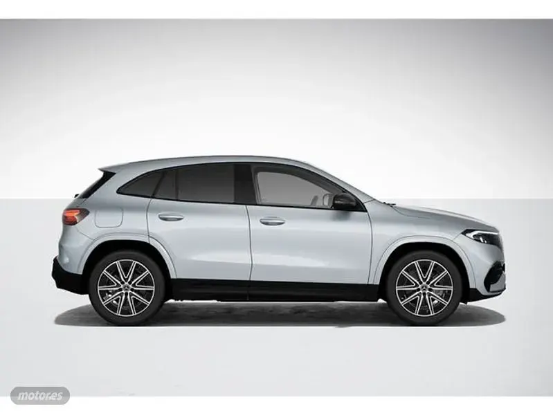 Usado Mercedes EQA250+ AMG line 139 kW (190 CV) 2024 Hightechsilver  metallic paint SUV