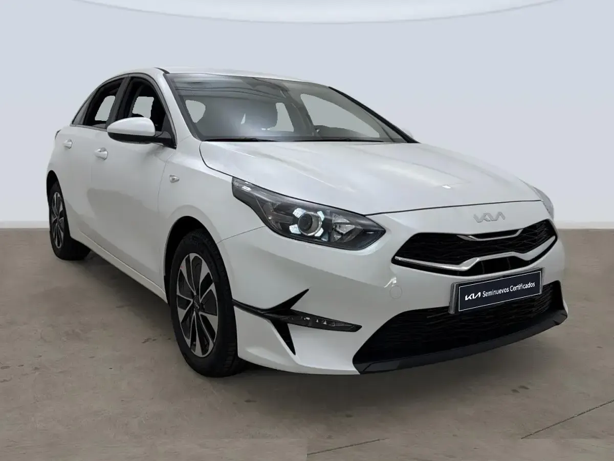 Usado Kia Ceed 101 CV (74 kW) 2024 Blanco Utilitario