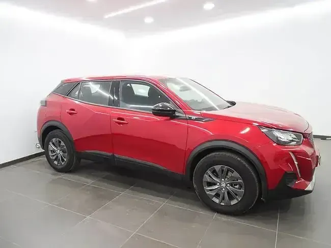 Usado Peugeot e-2008 Active 100 kW (136 CV) 2022 Rojo SUV