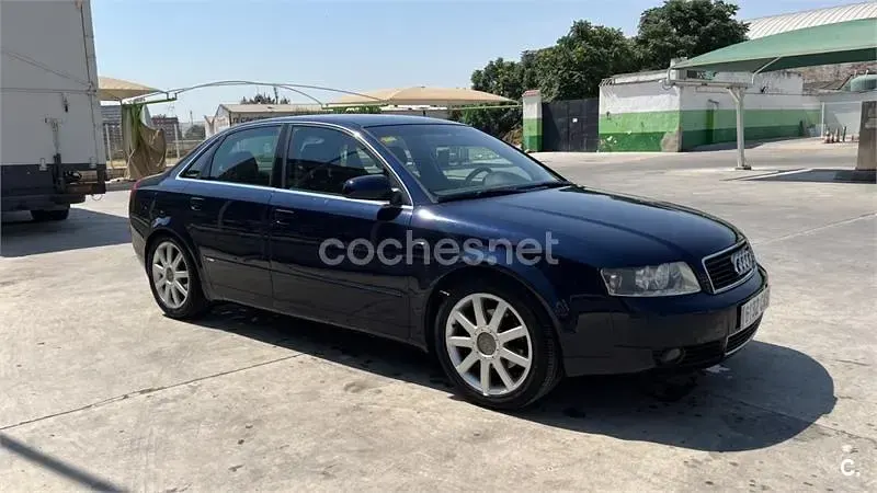 Usado Audi A4 S-Line 130 CV (95 kW) 2004 Azul Berlina