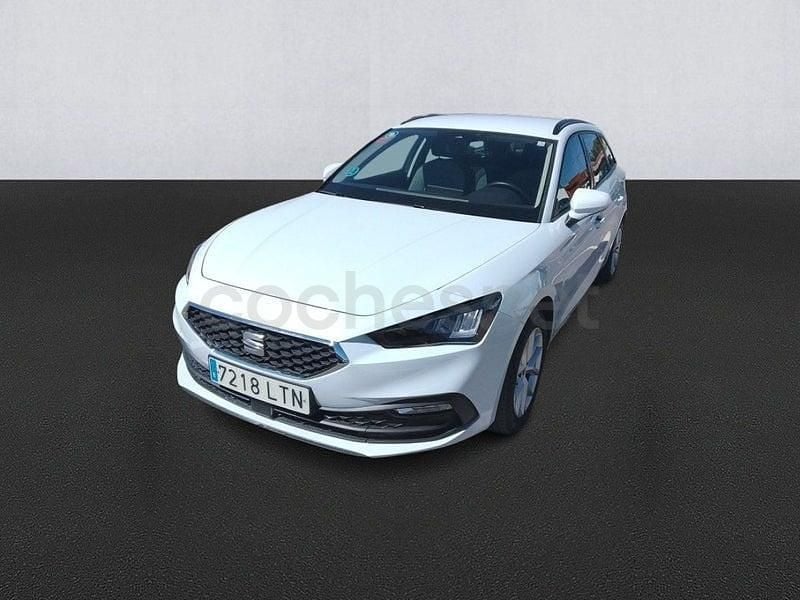 Usado Seat Leon Style 115 CV (84 kW) 2021 Blanco Familiar